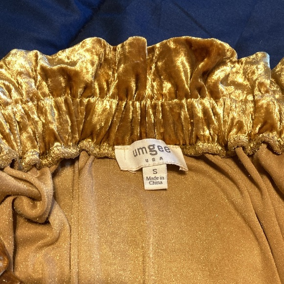 Umgee Gold Off Shoulder Layer Sleeve Top - Picture 6 of 6
